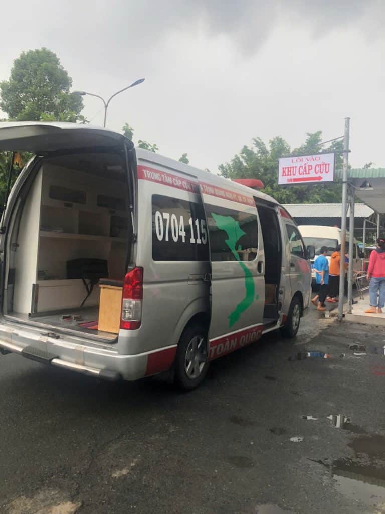 Lý do nên đặt xe cấp cứu thay vì tự chở bệnh nhân