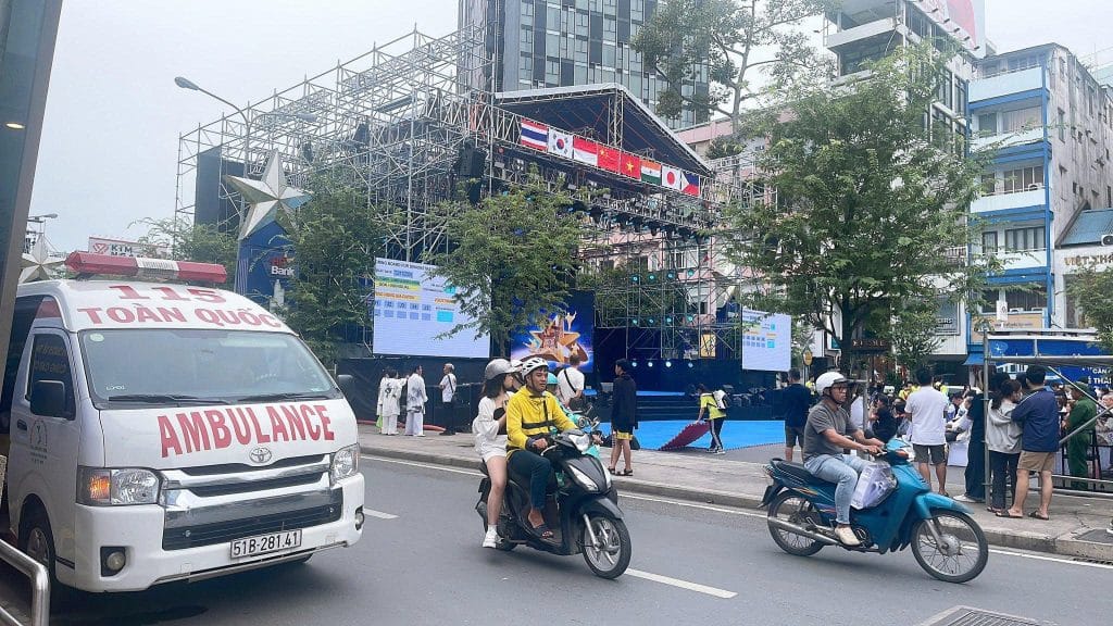 xe-cuu-thuong-phuong-binh-dong-hoat-dong-24-7